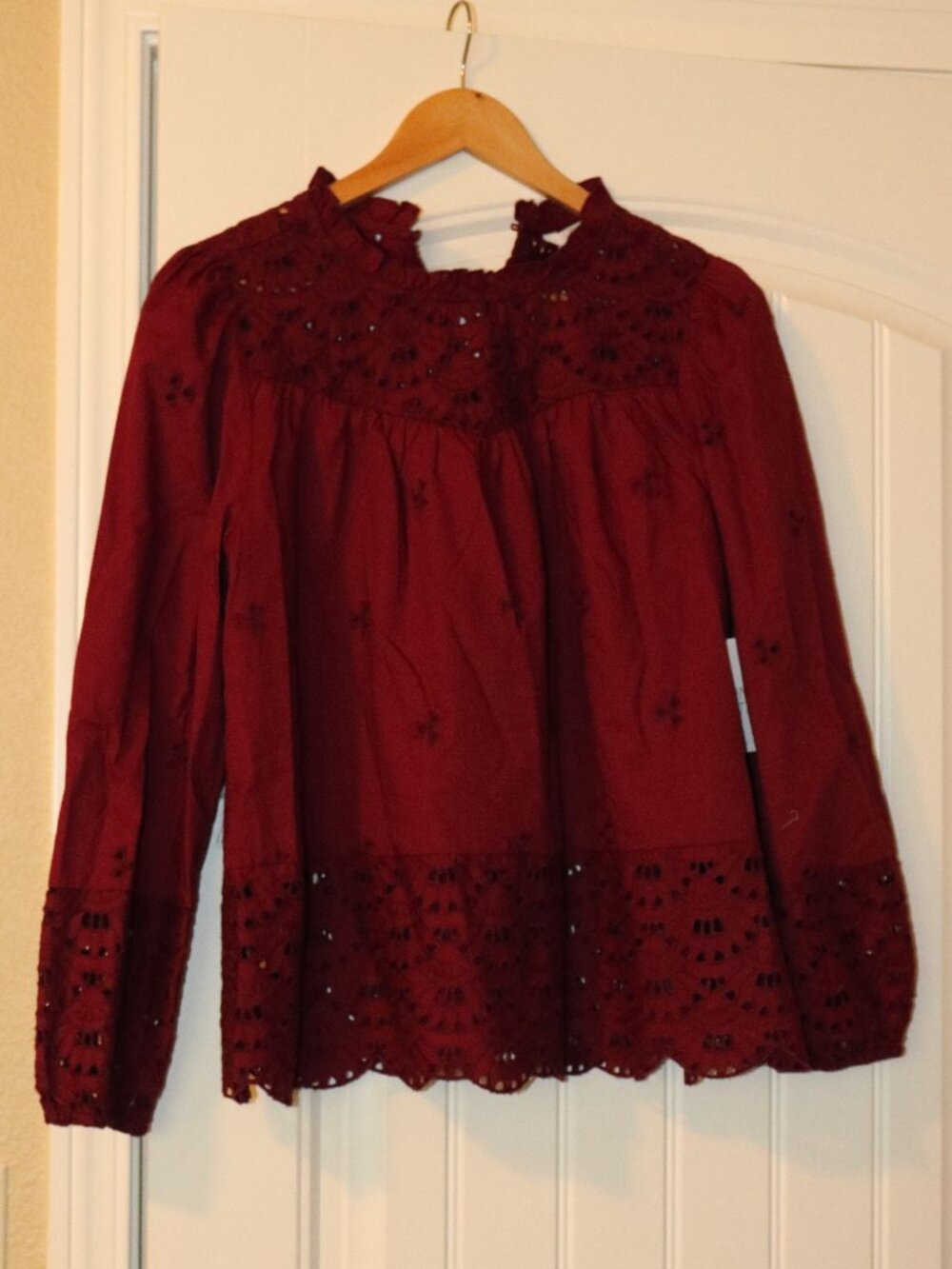 Time and Tru Blouse - Sz Med Burgundy